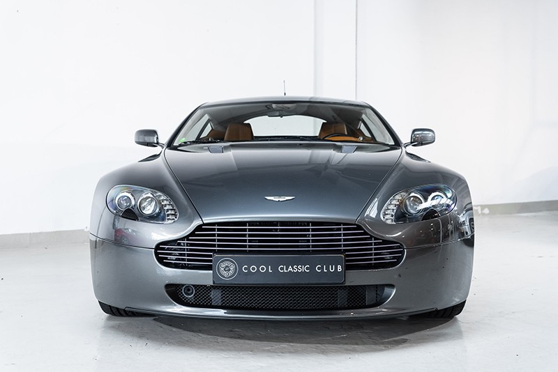 Aston Martin Vantage V8 2024