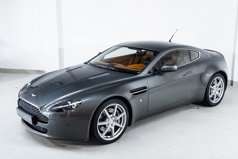 Aston Martin Vantage V8 2024