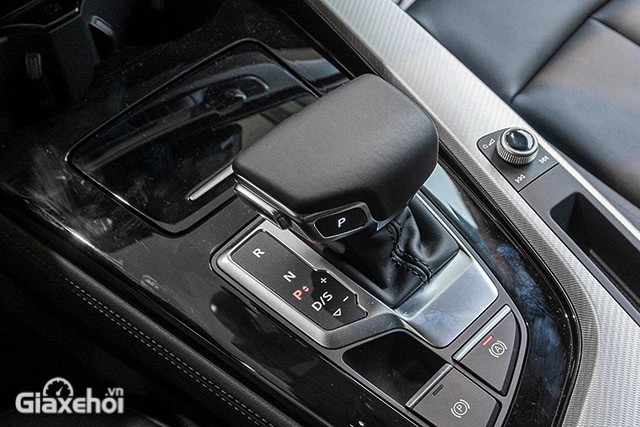Audi A4 2023 có hệ dẫn động 4 bánh là chi tiết thú vị.