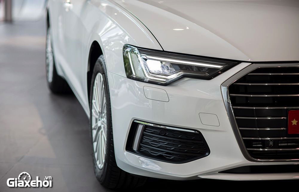 Audi A6 2023 với đèn LED.