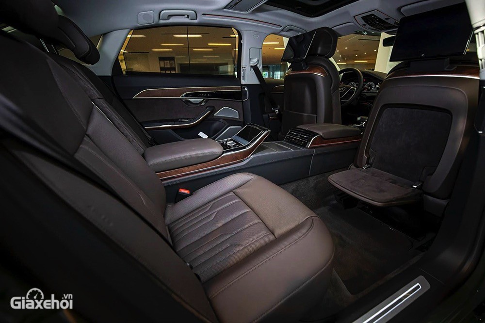 Audi A8L 2023 có khoang hành khách vô cùng rộng rãi.