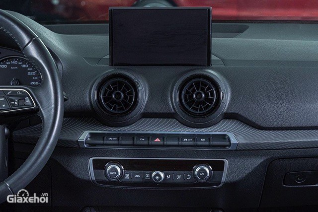 Audi Q2 2023 chưa dồi dào tiện nghi.