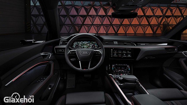 Audi Q8 e-tron 2023 có nội thất đầy điện nghi.