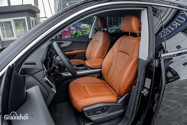 Audi Q8 2023 có ghế da cao cấp.