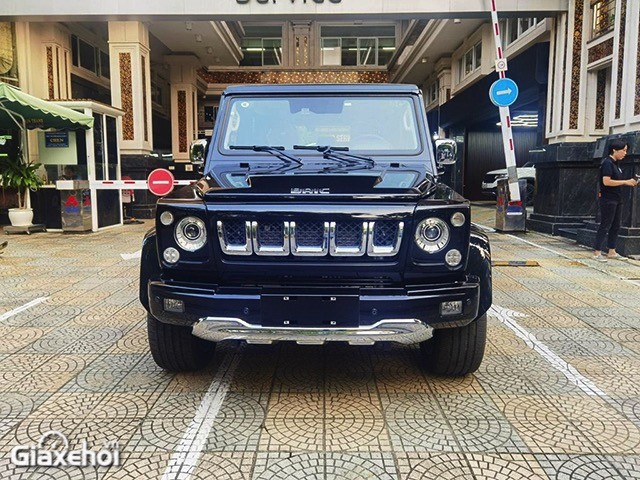 BAIC BJ80 2023 với lưới tản nhiệt giống thương hiệu Jeep.