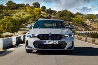 BMW 3 Series 2023 giá lăn bánh, đánh giá xe, ưu đãi (03/2023)