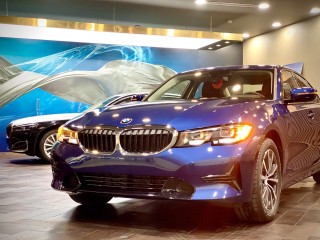 BMW 320i 2023 giá lăn bánh, đánh giá xe, ưu đãi (01/2023)