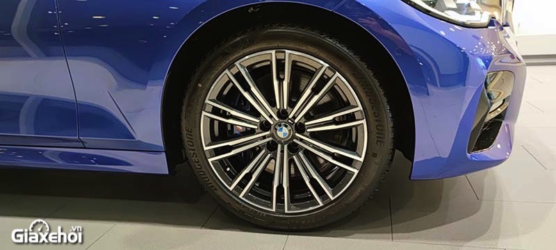 BMW 3 Series 2023 giá lăn bánh, đánh giá xe, khuyến mãi (08/2022)