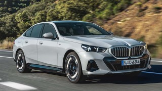 BMW 5-Series 2024: Giá Lăn Bánh, Đánh Giá Xe, Ưu Đãi Tốt