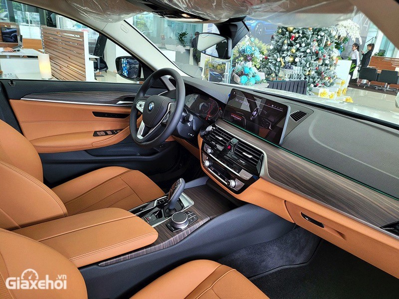 BMW 5 Series 520i Luxury Line