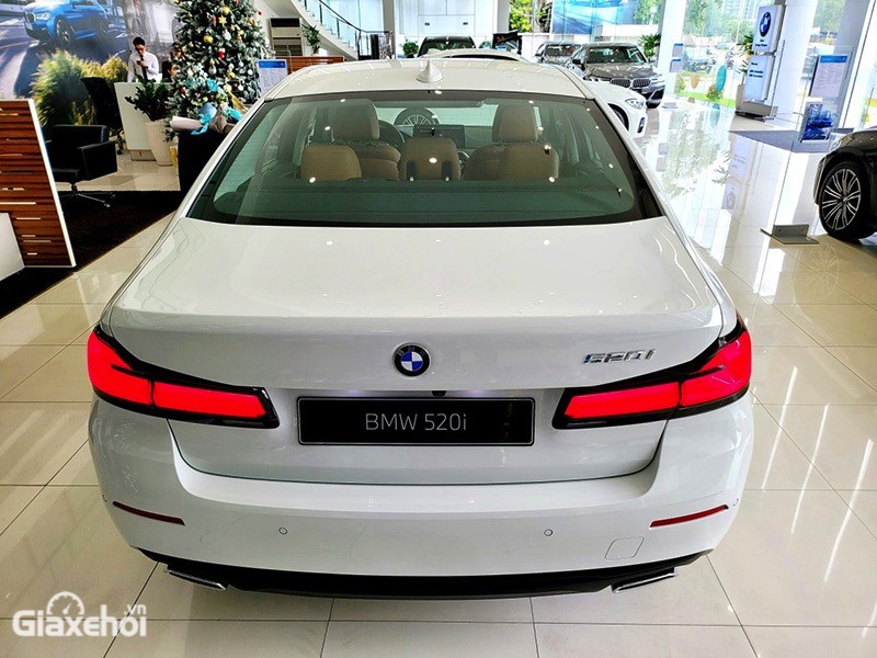BMW 520i 2023 giá lăn bánh, đánh giá xe, ưu đãi (02/2023)