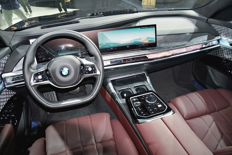 BMW 7 Series 2023 giá lăn bánh, đánh giá xe, ưu đãi (06/2023)
