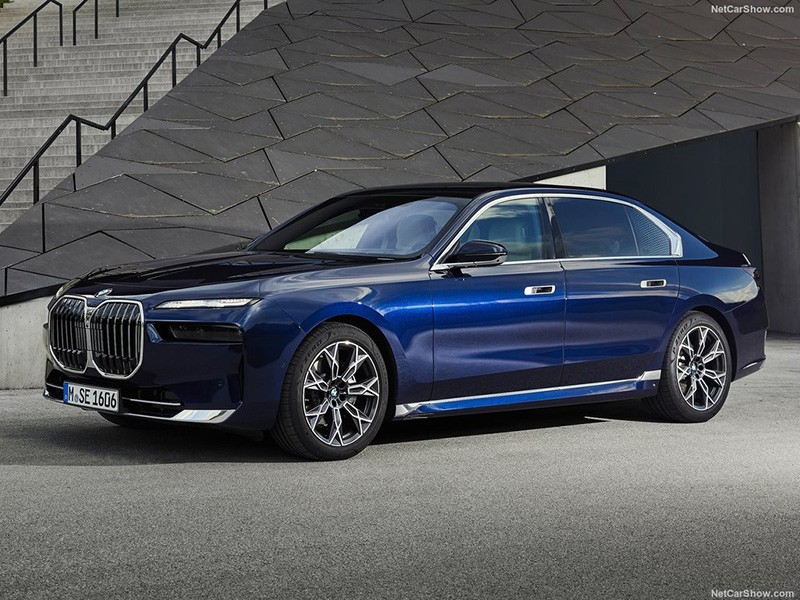 BMW 7 Series 735i Pure Excellence
