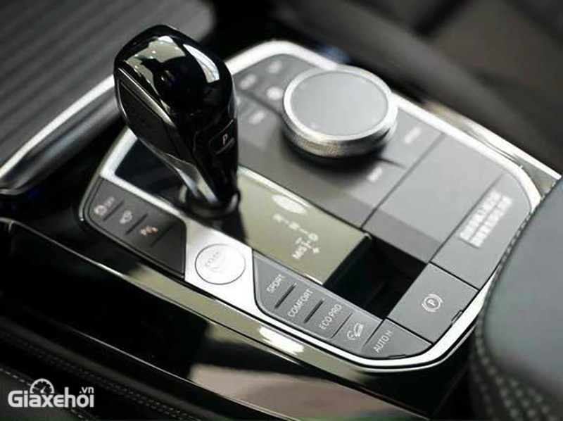 BMW X3 xDrive30i M Sport 2023 là phiên bản sử dụng động cơ có công suất lớn và cảm giác lái thể thao.