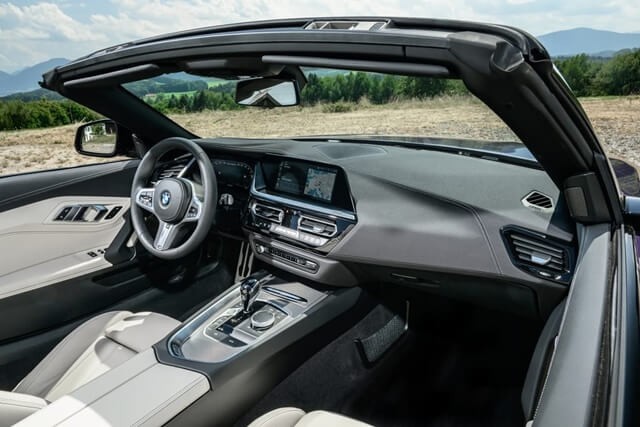 BMW Z4 2024: Giá lăn bánh - Đánh giá xe - Ưu đãi (07/2023)