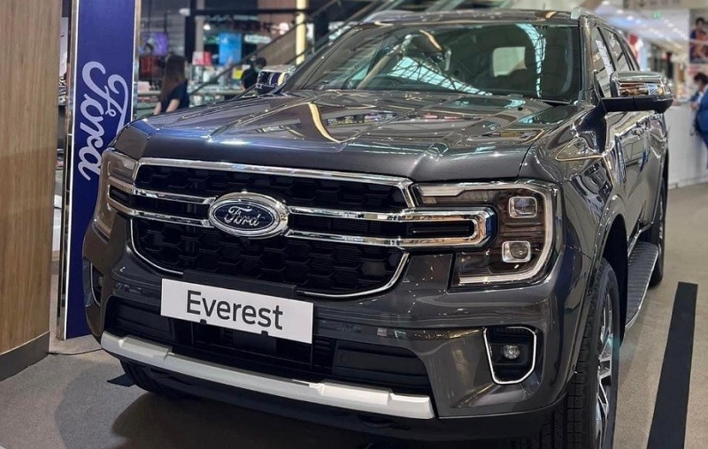 Ford Everest Titanium 2023 giá lăn bánh, đánh giá xe, khuyến mãi (08/2022)