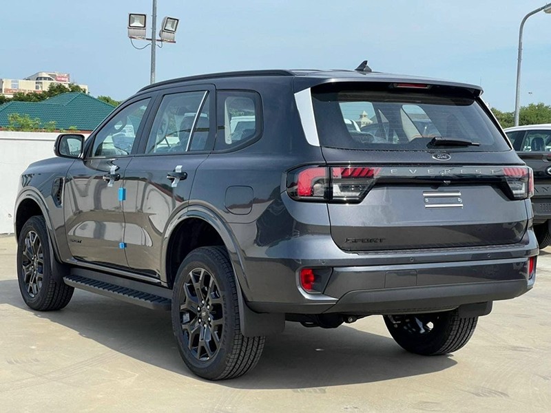 Ford Everest 2024 Sport 2.0L AT 4x2