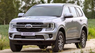 Ford Everest Trend 2023: Phiên bản giá rẻ về Việt Nam liệu có gây bão