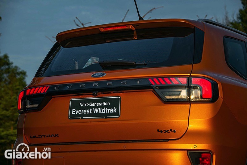Ford Everest Wildtrak 2023 giá lăn bánh, đánh giá xe, ưu đãi (06/2023)