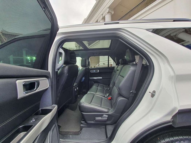 Ford Explorer 2023 có không gian rộng rãi.