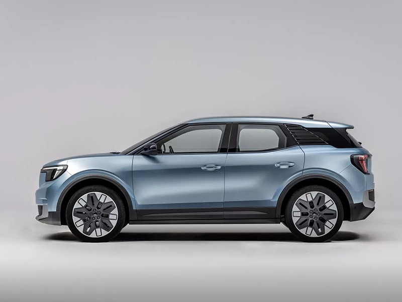 Thân xe Ford Explorer EV có cột C dạng lạ mắt, tạo hiệu ứng nóc xe bồng bềnh