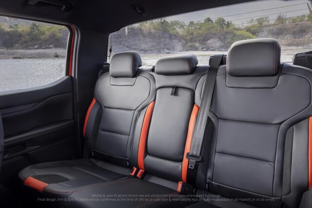 Là dòng xe hiệu suất cao nên ghế xe của Ford Ranger Raptor 2023 cũng có thiết kế khác biệt
