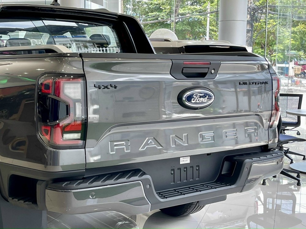 Ford Ranger Wildtrak 2023 giá lăn bánh, đánh giá xe, ưu đãi (11/2022)