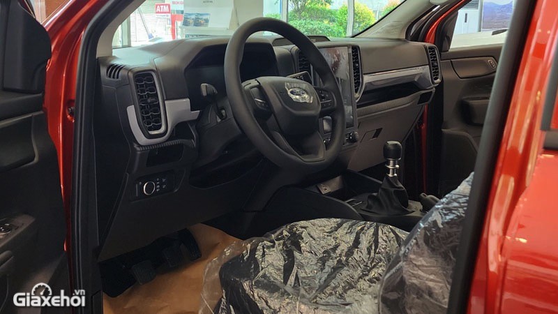 Ford Ranger XL 2.0L 4x4 MT
