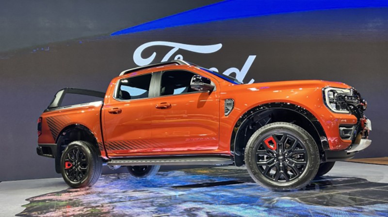 Ford Ranger Stormtrak 2023 tại Thái Lan sở hữu ngoại hình khác biệt, nhiều trang bị mới mang đến lựa chọn cho những người yêu thích off-road.