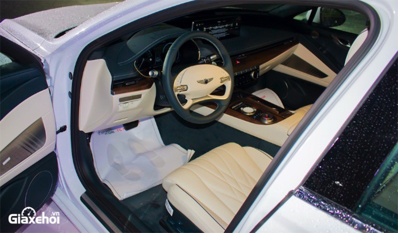 Genesis G80 EV 2023 có ghế da ôm sát cơ thể.