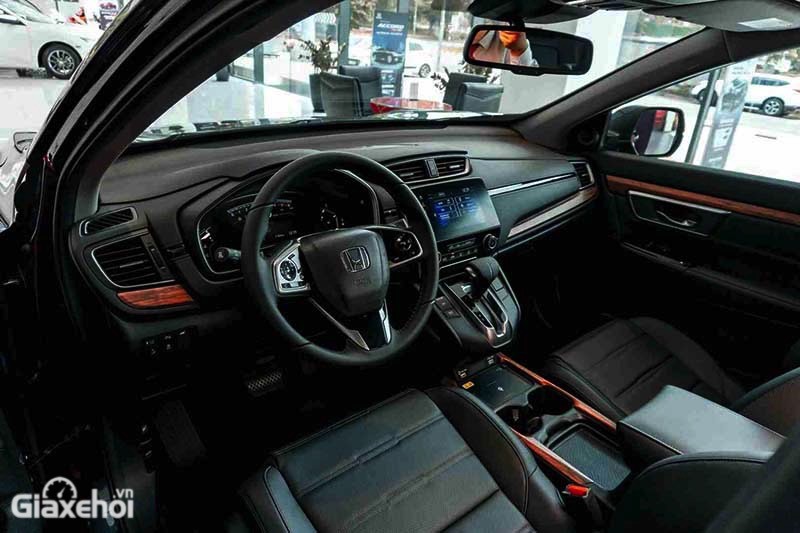 Khoang lái xe Honda CR-V được bố trí các chi tiết hướng đến người lái và độ hoàn thiện cao cấp. 