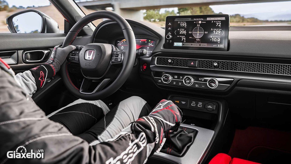 Honda Civic Type R 2023 với khoang lái nhiều điểm nhấn.