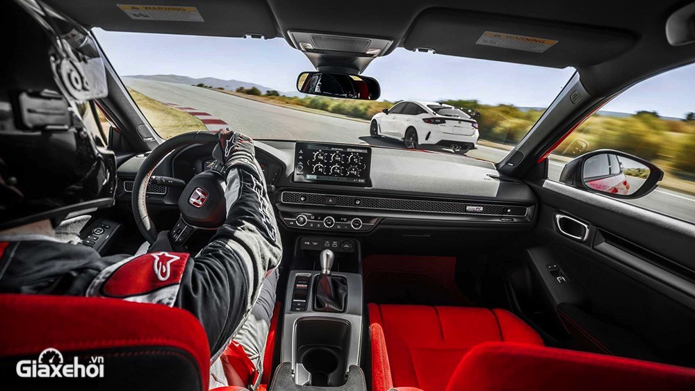 Honda Civic Type R 2023 với nội thất nhiều khác biệt.