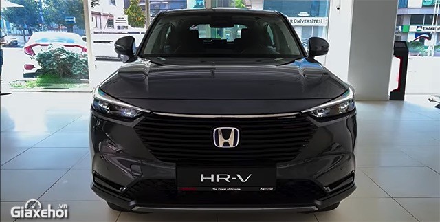 Honda HR-V G 2023 có lưới tản nhiệt khác biệt.
