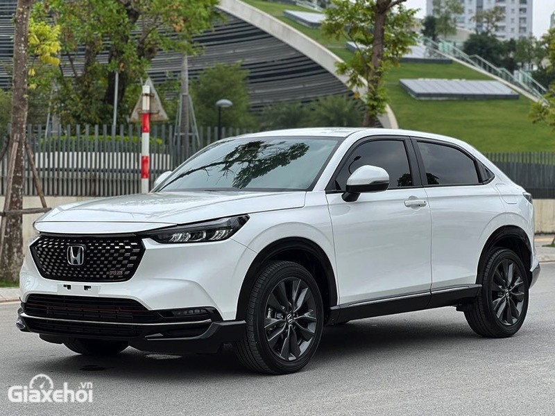 Honda HR-V RS 2023 nổi bật hơn các phiên bản thấp nhờ phong cách thể thao, cá tính