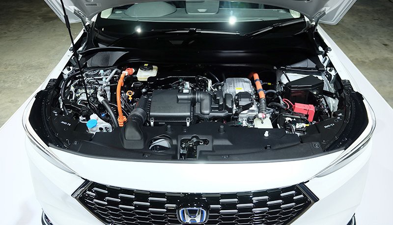 Honda HR-V Hybrid 2023 khác biệt nhất ở động cơ lai tạo ra những trải nghiệm vận hành mới cho người dùng.