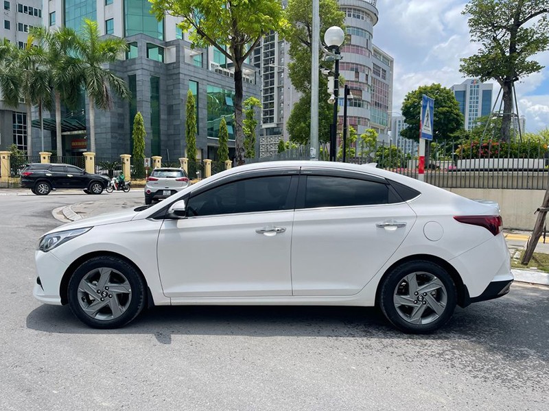 Hyundai Accent 2023 sở hữu bộ mâm màu xám.