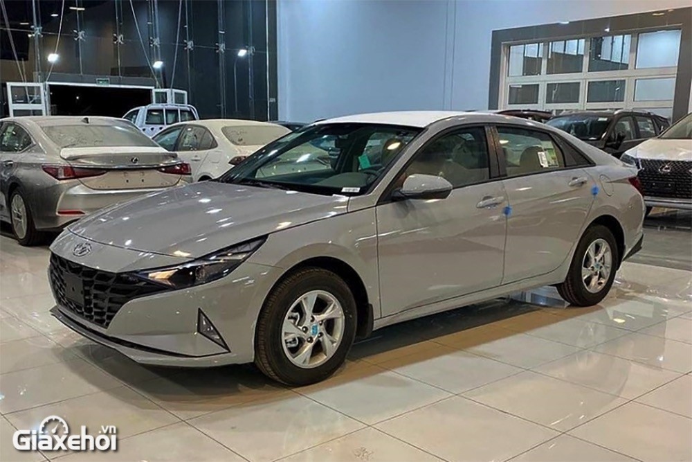 Elantra 2023 màu Xám kim loại (Bạc)