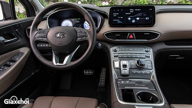 Khoang lái Hyundai Santa Fe Hybrid 2023.