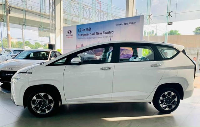 Hyundai Stargazer 2023 với thân xe gân guốc