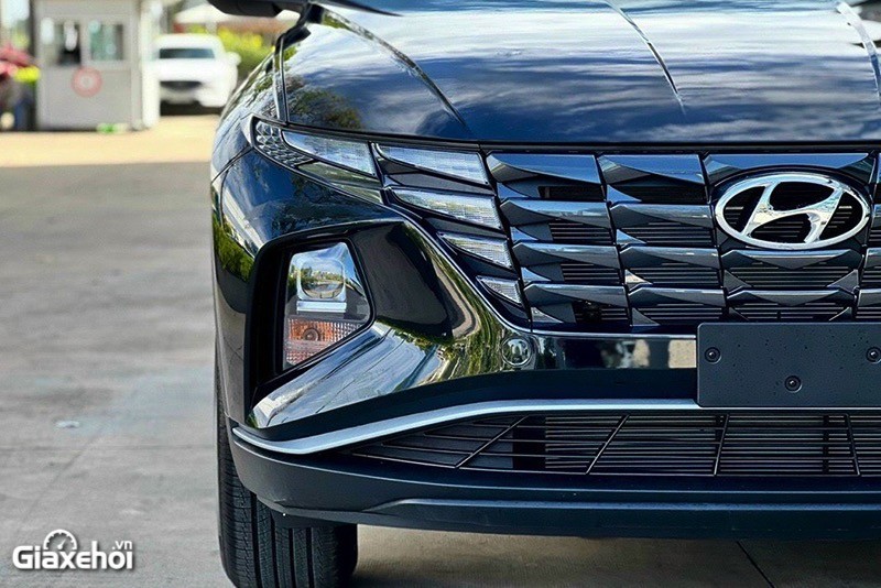 Chi tiết xe Hyundai Tucson 2.0 Xăng tiêu chuẩn: Phiên bản giá rẻ dành cho khách hàng cố từ xe hạng B