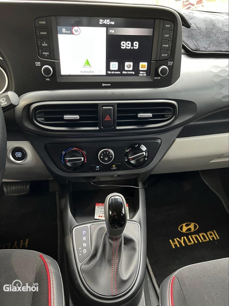 Hyundai Grand i10 sedan có kích thước gọn gàng nên có khả năng xoay sở linh hoạt trong mọi tình huống.