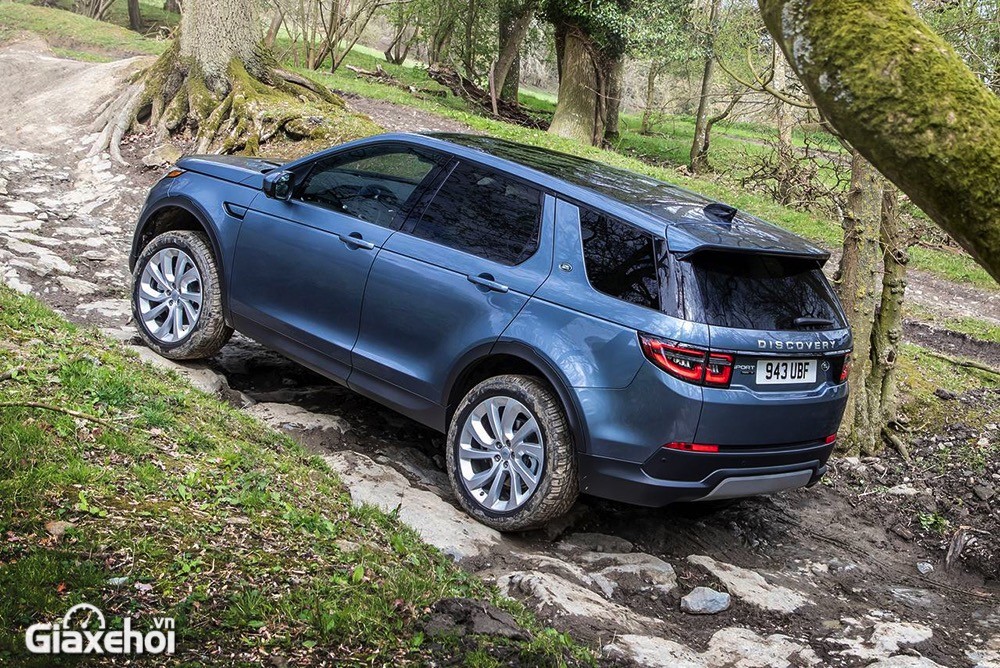 Thân xe Land Rover Discovery Sport 2023.