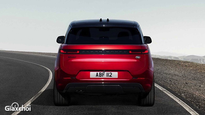 Range Rover Sport 2023 với đuôi xe thùng to đặc trưng.