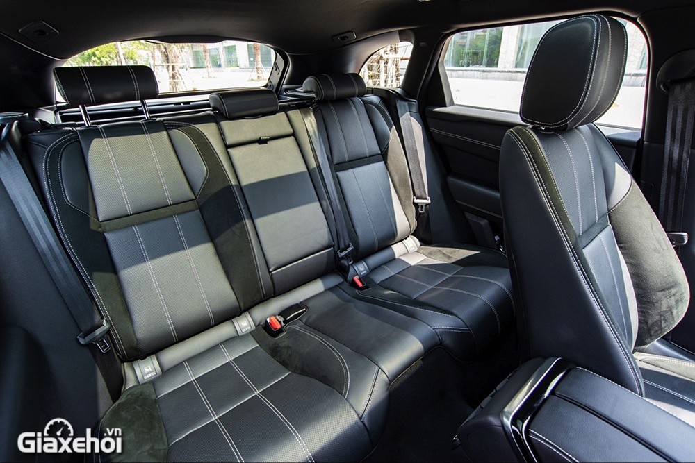 Range Rover Velar 2023 với không gian rộng rãi.