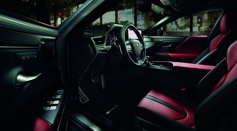 Chi tiết Lexus ES 2024 - bổ sung nhẹ về công nghệ
