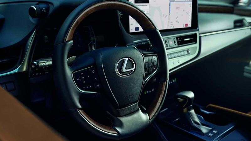 Chi tiết Lexus ES 2024 - bổ sung nhẹ về công nghệ