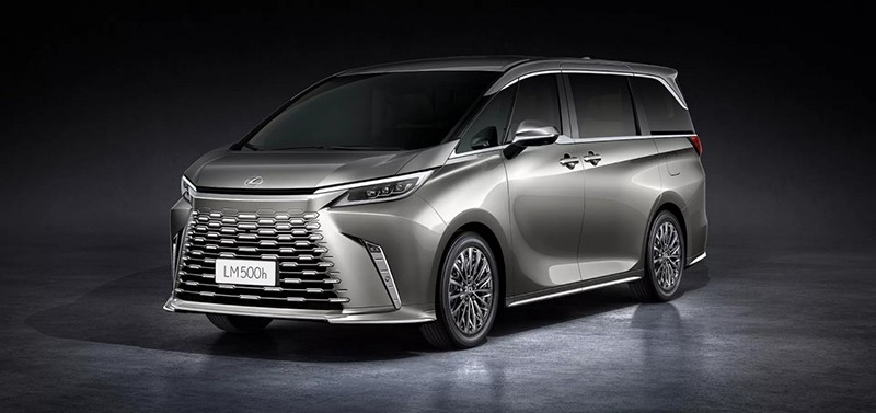 Lexus LM đã thay đổi hoàn toàn về thiết kế, nhưng sự sang trọng, đẳng cấp và tiện nghi vẫn không khiến người dùng hài lòng.