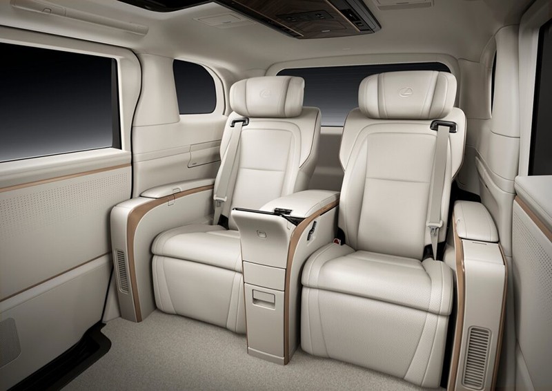 Đánh giá xe Lexus LM500h 2024: Phiên bản cao cấp dòng minivan hạng sang có gì?