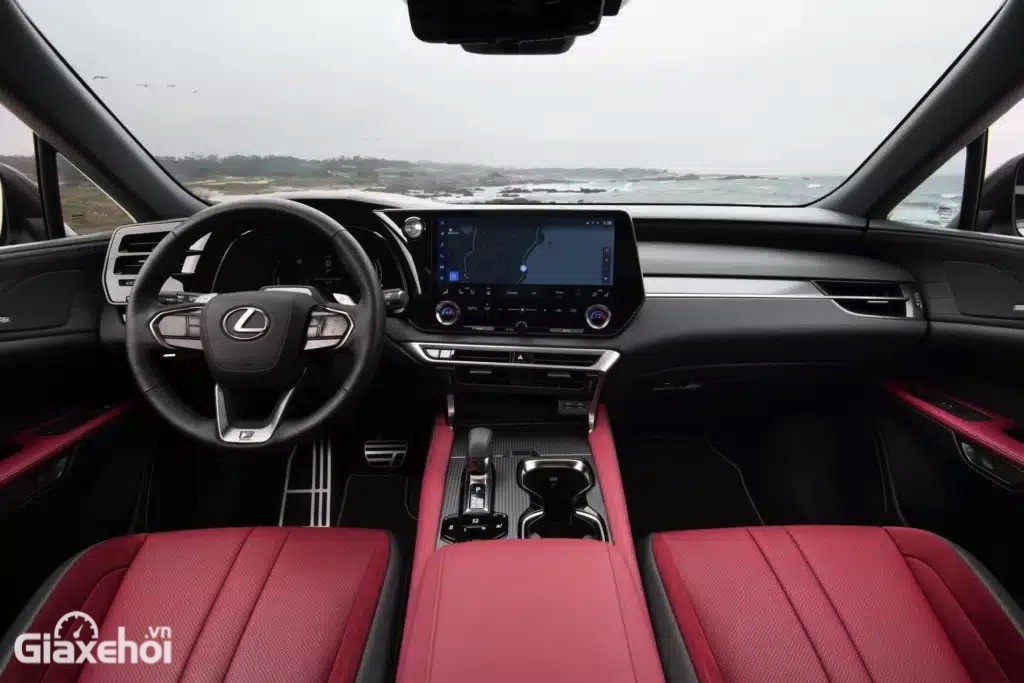 Ghế của Lexus RX350 2023 bọc da Semi-aniline trên bản Premium và Luxury, còn bản F Sport bọc da Smooth.